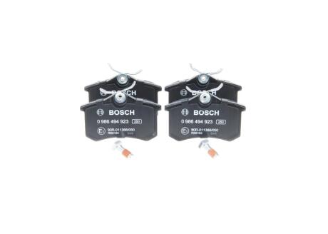 Тормозные колодки задн. AUDI A3,A4,A6 SEAT VW Golf 3/4 SKODA BOSCH 0986494923 (фото 1)
