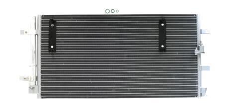 VW Радіатор кондиціонера (конденсатор) з осушувачем Audi A4/5/6/7, Q5 07- BOSCH 1986AD2015