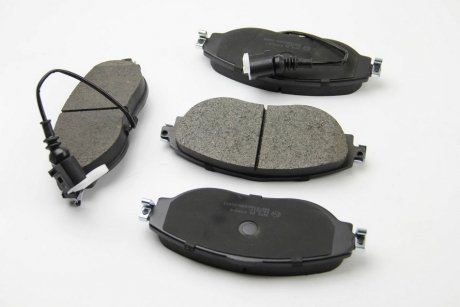 Фото тормозные колодки перед. VW Passat 10-/Skoda Octavia 12- (TRW) с датчиком Bremsi BP3474 Тормозные колодки перед. VW Passat 10-/Skoda Octavia 12- (TRW) с датчиком Bremsi BP3474