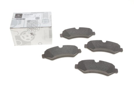 Колодки тормозные дисковые, к-кт MERCEDES-BENZ 9104207300
