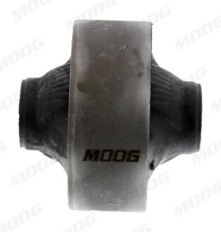Сайлентблок рычага MOOG DESB13827