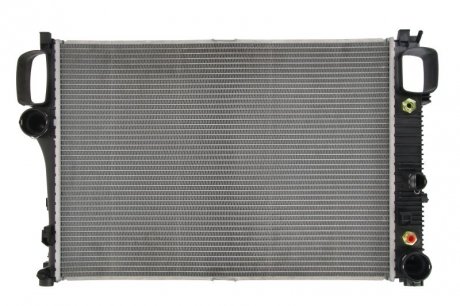 Радиатор системы охлаждения NISSENS 67107A (фото 1)