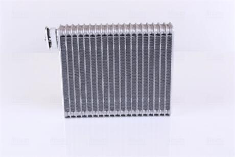 Испаритель кондиционера NISSENS 92302