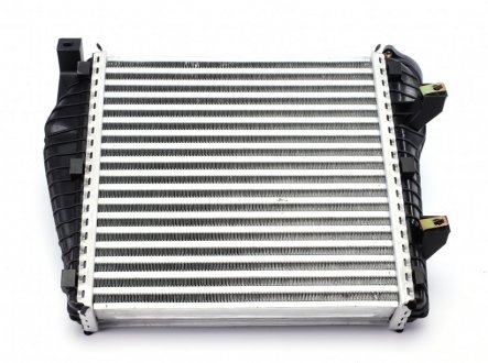 Радиатор интеркулера AUDI Q7 VW TOUAREG 2.5D/3.0D/4.2D 01.03- NRF 30178 (фото 1)