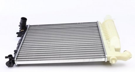 Радиатор охлаждения NRF 58184 (фото 1)