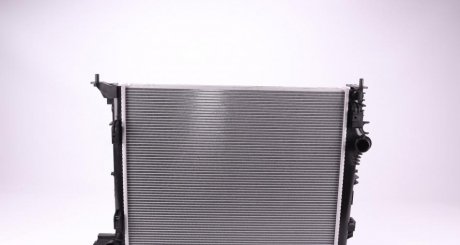 Радиатор охлаждения двигателя NRF 59273